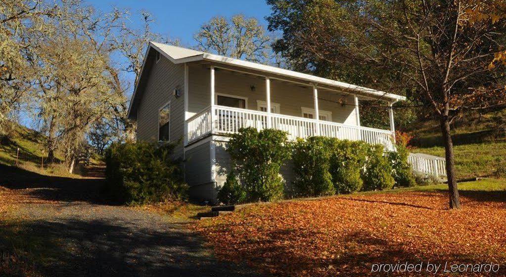 Vichy Springs Resort Юкайа Экстерьер фото