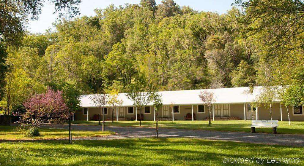 Vichy Springs Resort Юкайа Экстерьер фото