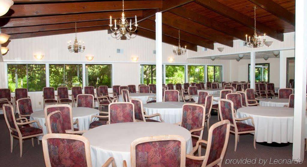 Vichy Springs Resort Юкайа Экстерьер фото